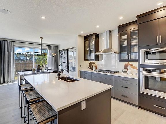 2nd image of 525 E Lucas Way NW
