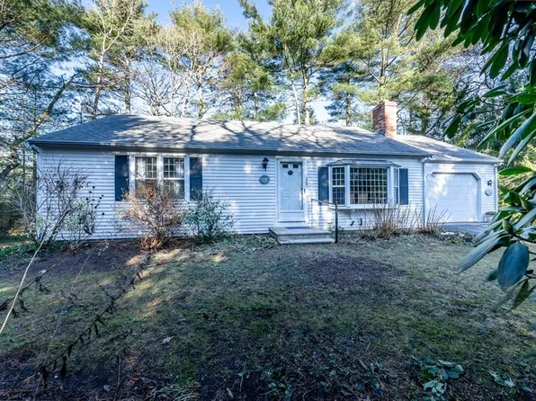 303 White Oak Trl, Barnstable, MA 02630