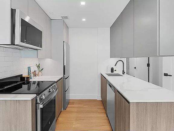 4th image of 63 Pitt St #2E