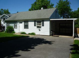 33124 N Valley View Dr, Grayslake, IL 60030