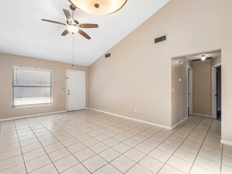 314 Douglas Way #314 — Photo 2
