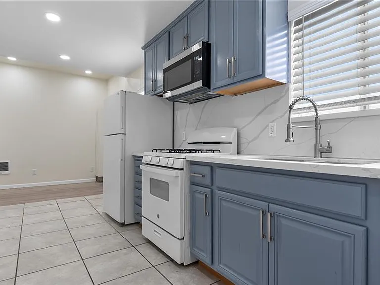 2925 Magnolia St #A — Photo 16
