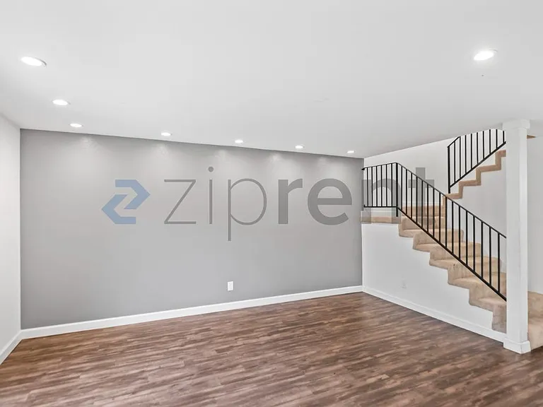 11030 Firethorne Dr — Photo 7