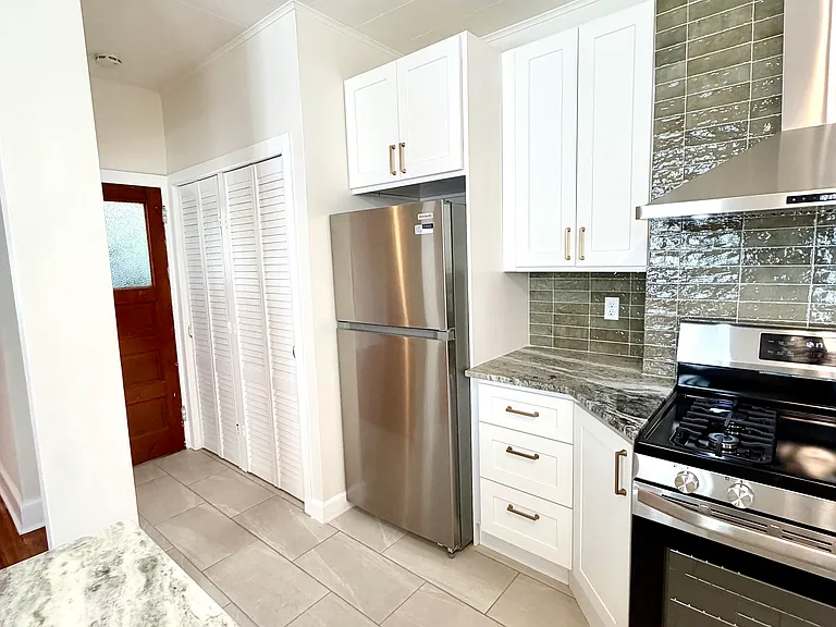 389 Woodlawn Ave #2 — Photo 7