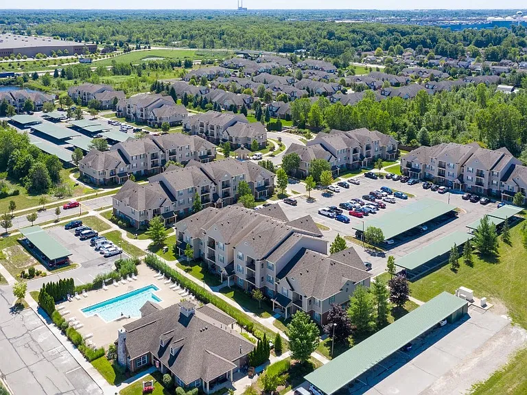Stratford Place at Brownstown — Photo 19