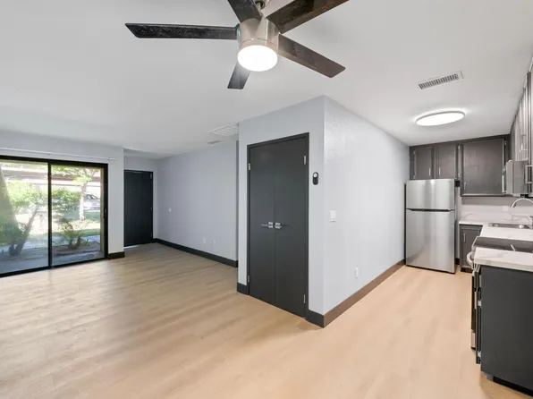 2822 N Auburn Ct #112, Palm Springs, CA 92262