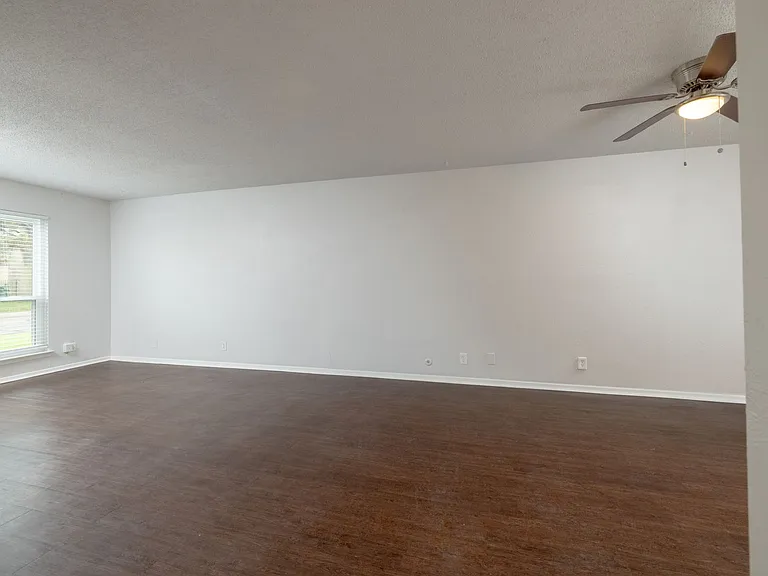 2438 N Graham Dr — Photo 21