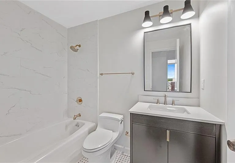 2575 Peachtree Rd NE #22A — Photo 22