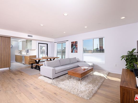 3rd image of 932 N Alfred St APT 301