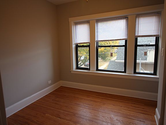 4th image of 4413 N Lacrosse Ave #2