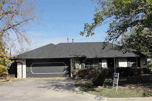 1st image of 6201 NW Cedarwood Dr