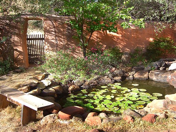 5th image of 10 Acorn Ln