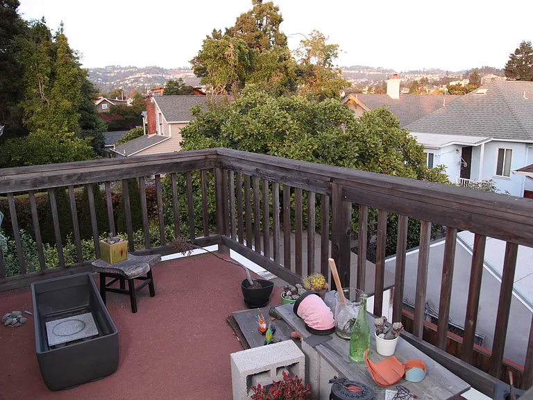 5242 Shafter Ave — Photo 4