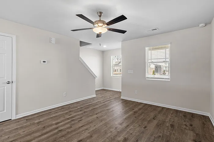 1006 Peony Ln — Photo 7