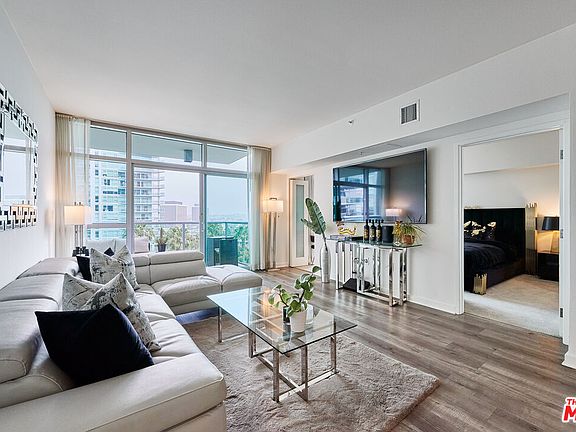 3rd image of 13700 Marina Pointe Dr Unit 930