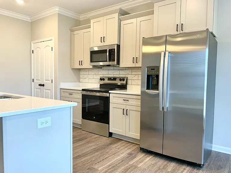 421 Ayden Ln — Photo 10