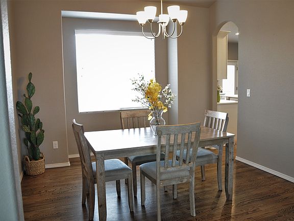 Formal Dining w' Kit Access