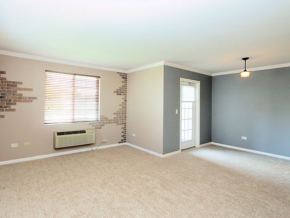 4th image of 315 Silverstone Dr #315