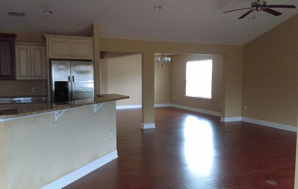 2nd image of 293 Avery Dr