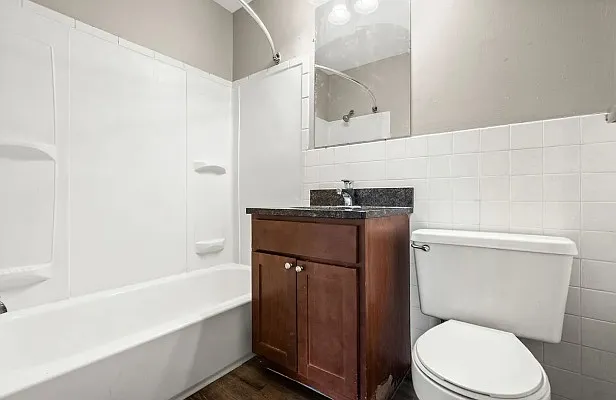 Granite City Apartments — Photo 12