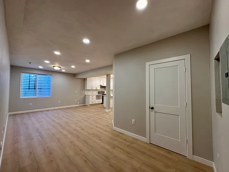 1115 E 400 N — Photo 15