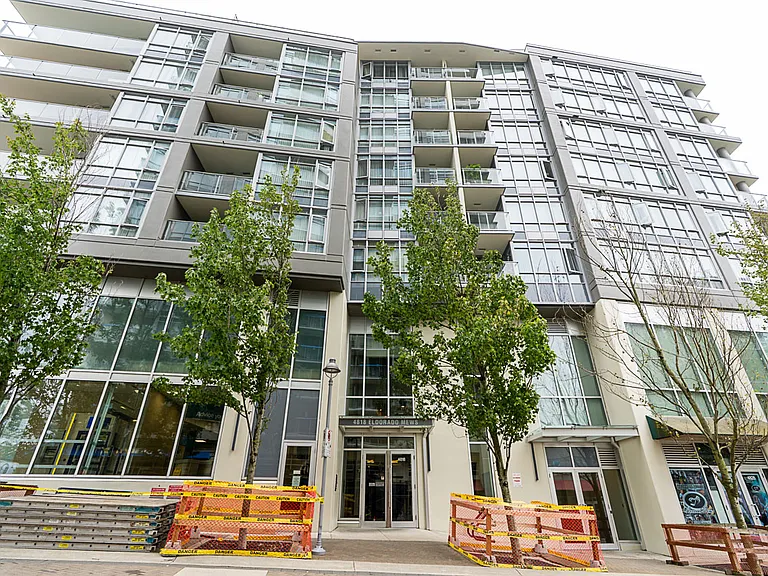 4888 Nanaimo St #222 — Photo 3
