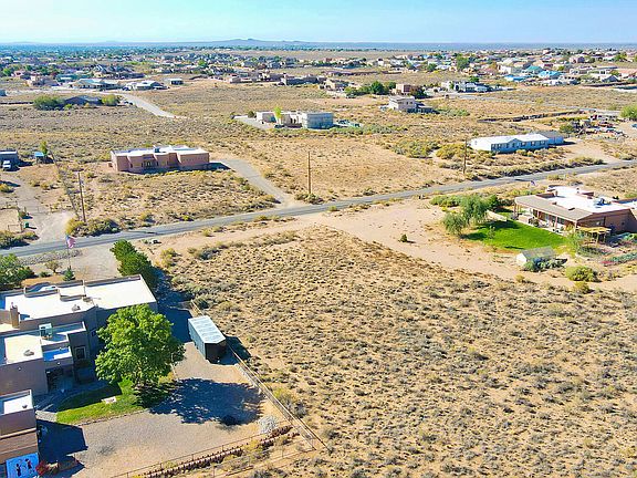 4th image of 1053 Abrazo Rd NE