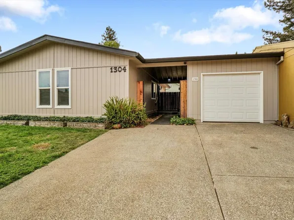 1304 Monroe Ct, Woodland, CA 95776