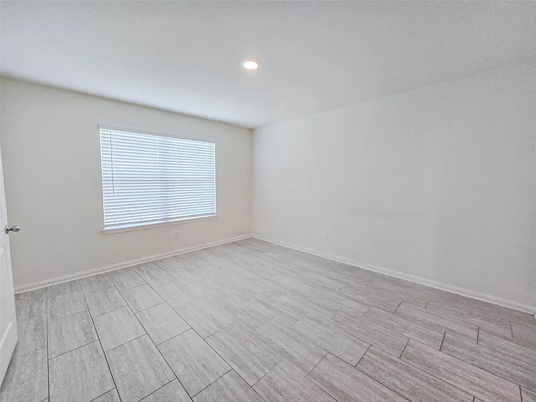 332 Lone Mountain Dr — Photo 11