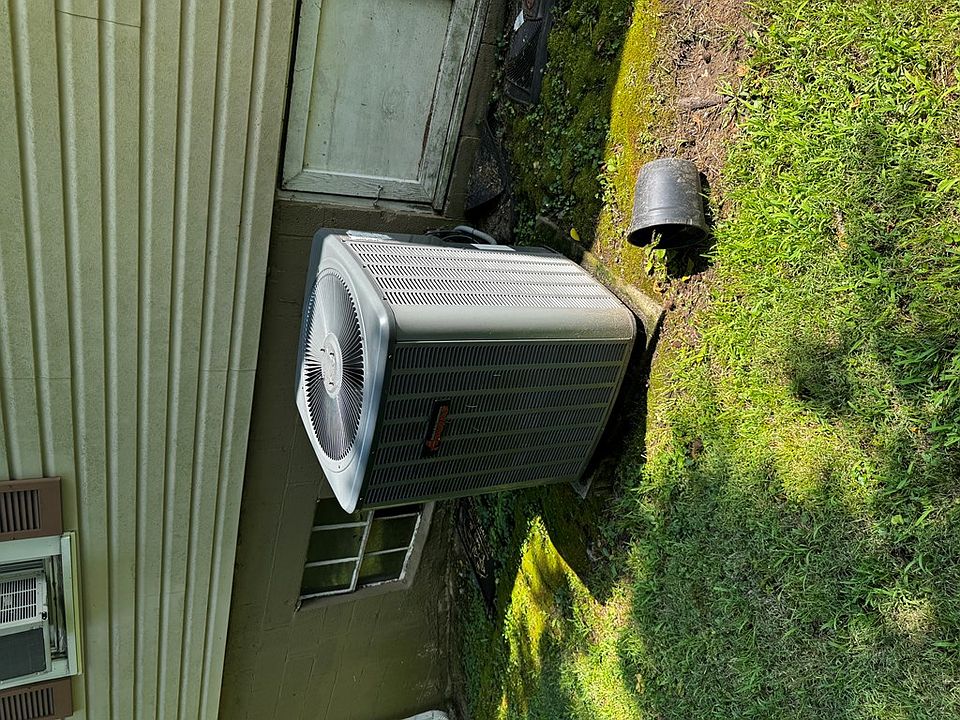 2nd image of 814 Holland Rd
