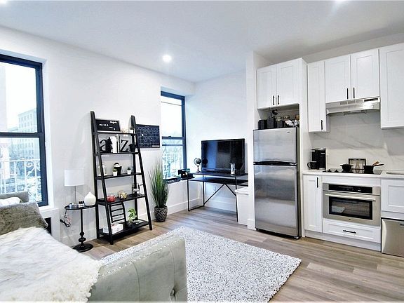5th image of 2785 Broadway APT 5E