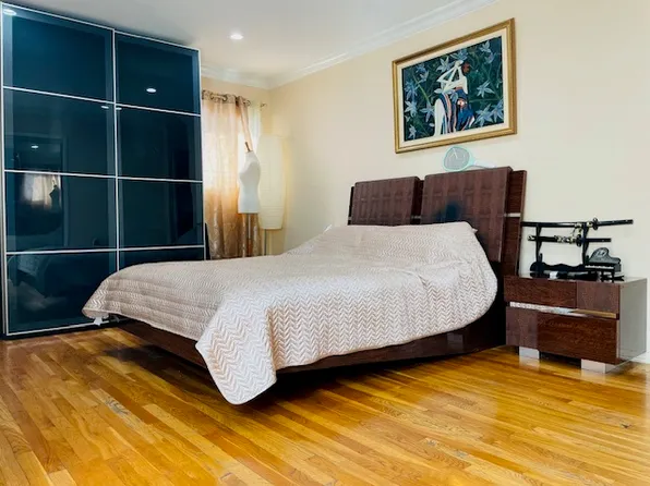 2715 Strickland Avenue image 13 of 42