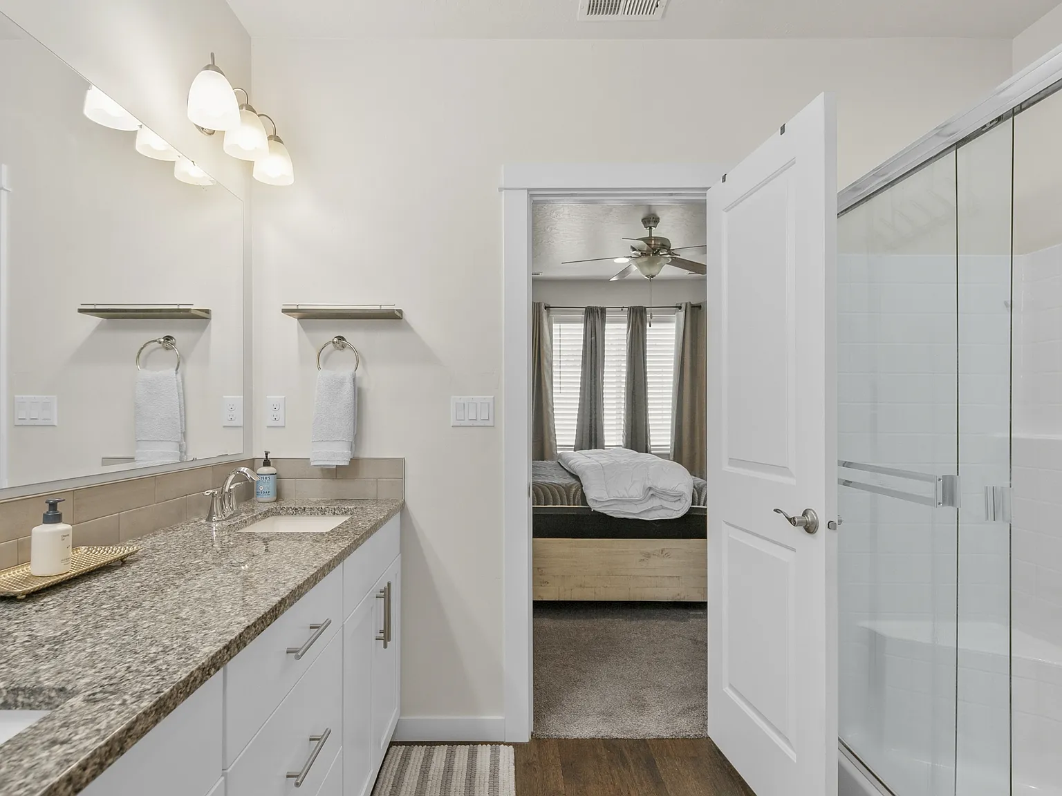 6218 West Los Flores Drive - 1 — Photo 3