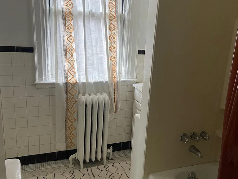 1125 N Euclid Ave — Photo 8