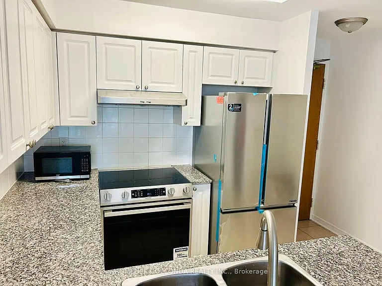 5500 Yonge St #505 — Photo 18