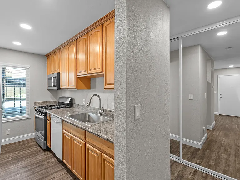 975 Murrieta Blvd #5 — Photo 12