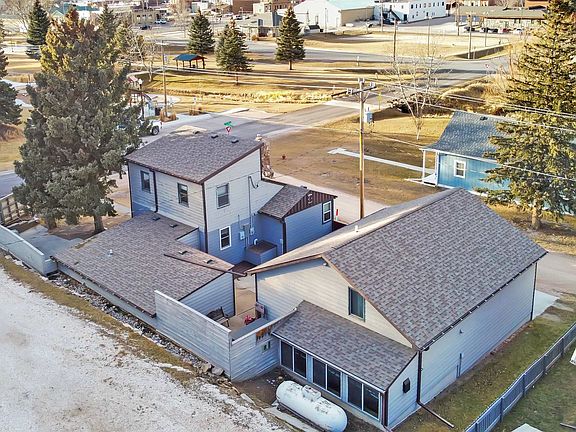 3rd image of 132 S 7th St