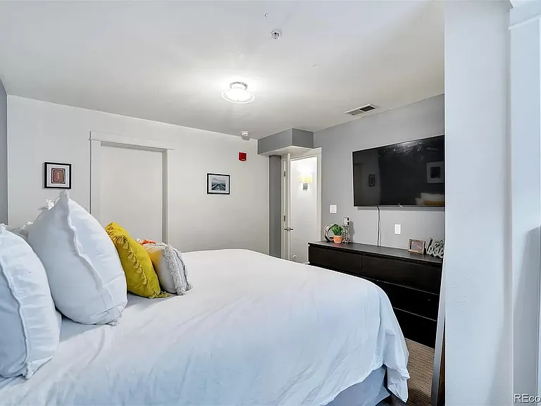 2837 Vallejo St #107 — Photo 11