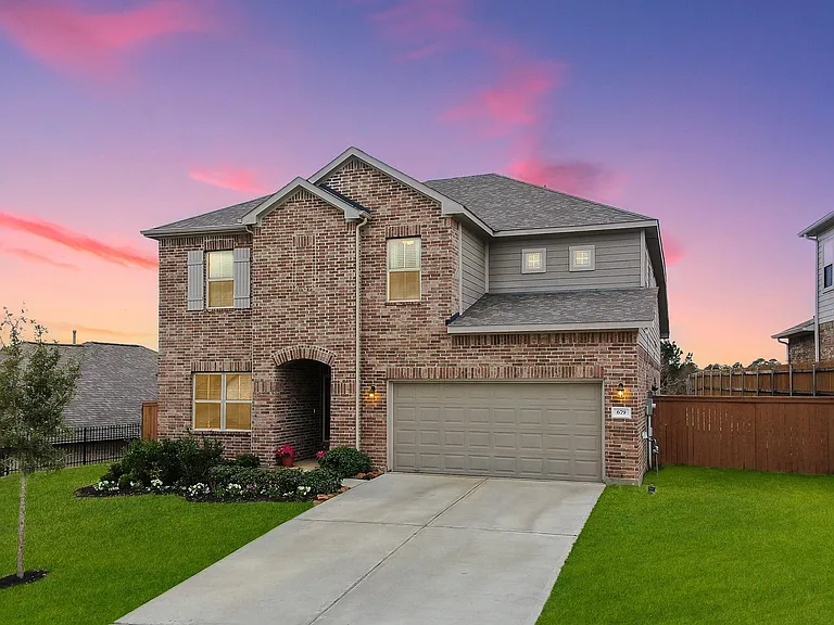 679 Red Elm Ln — Photo 2