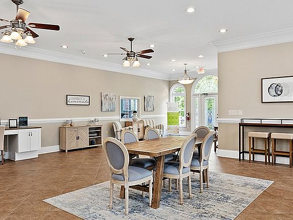 Experience elegance and comfort in this beautifully designed dining area.