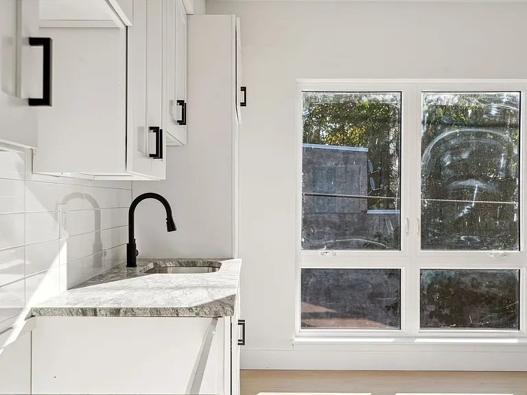 2400 W Montgomery Ave — Photo 15