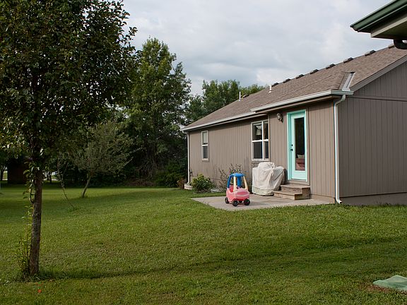 4th image of 705 Hidden Meadows Ct