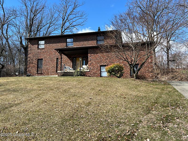 2nd image of 25 McDonald Lane