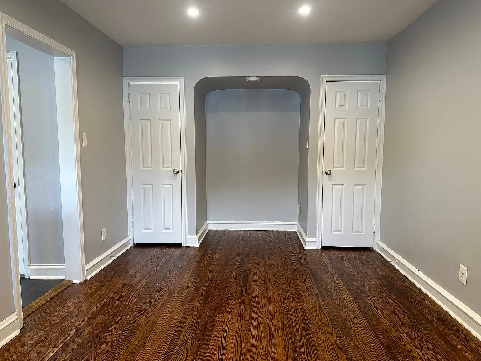 39 S Easton Rd — Photo 2