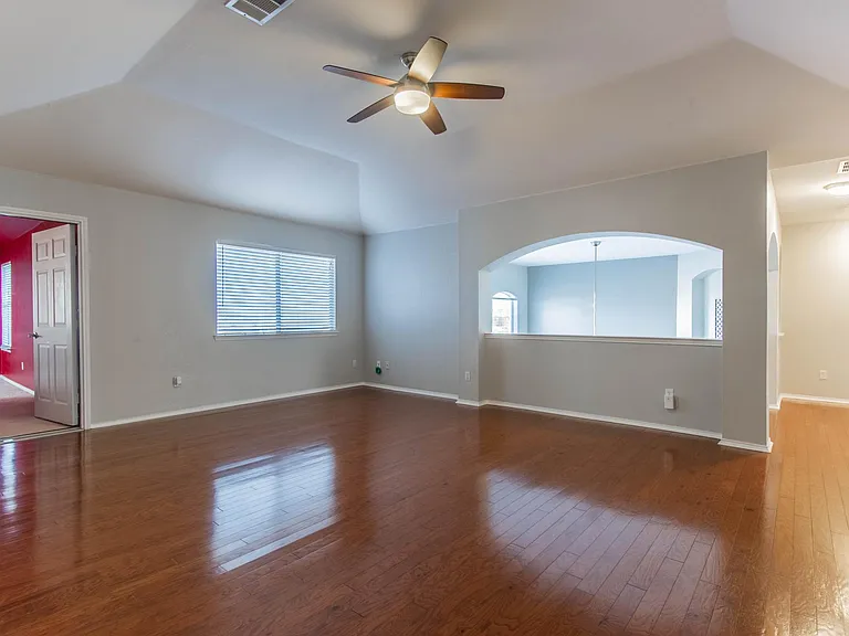 1521 Hidden Cove Ct — Photo 6