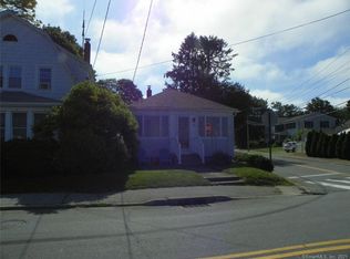 99 Niantic River Rd, Waterford, CT 06385