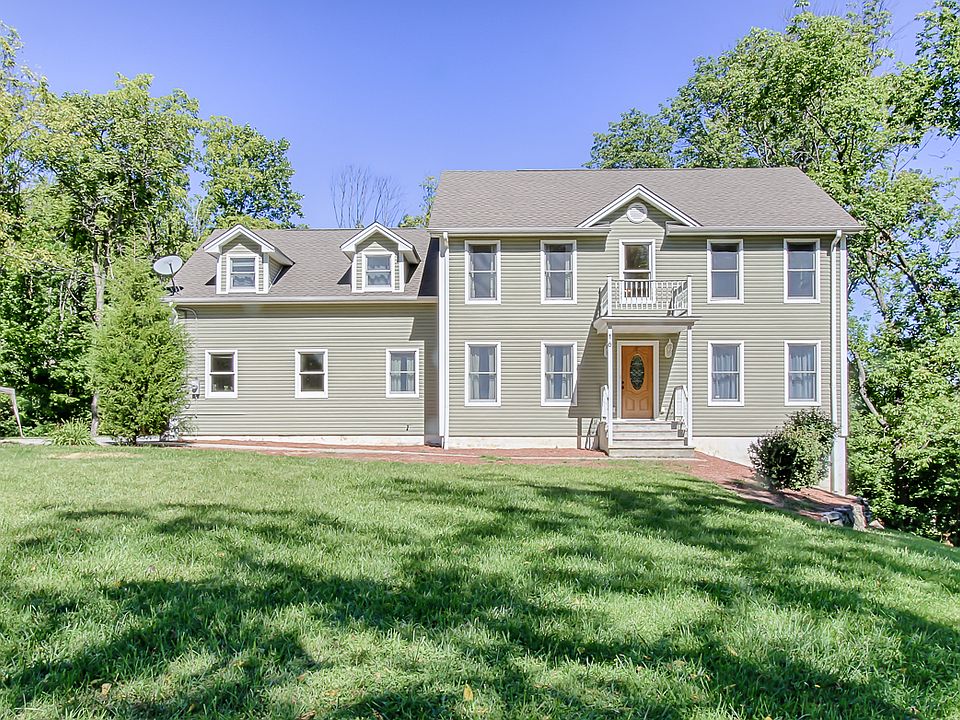 1st image of 16 Edsall Dr
