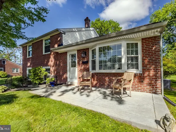 105 Lombardy Dr, Wallingford, PA 19086