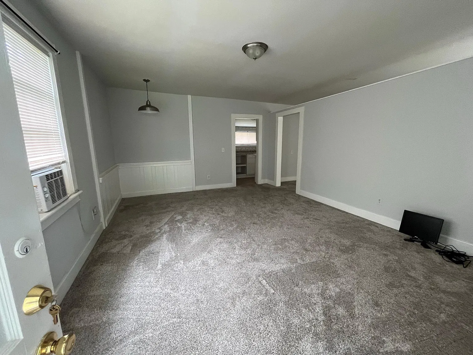16 1/2 Columbus Dr — Photo 4