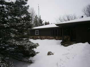6681 Mountain Rd, Pickett, WI 54964
